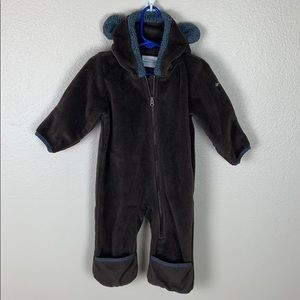COLUMBIA ONESIE 6-12